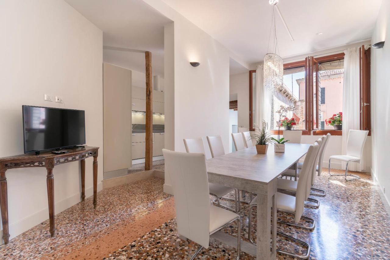Casanova Deluxe Apartment By Wonderful Italy Venesia Bagian luar foto