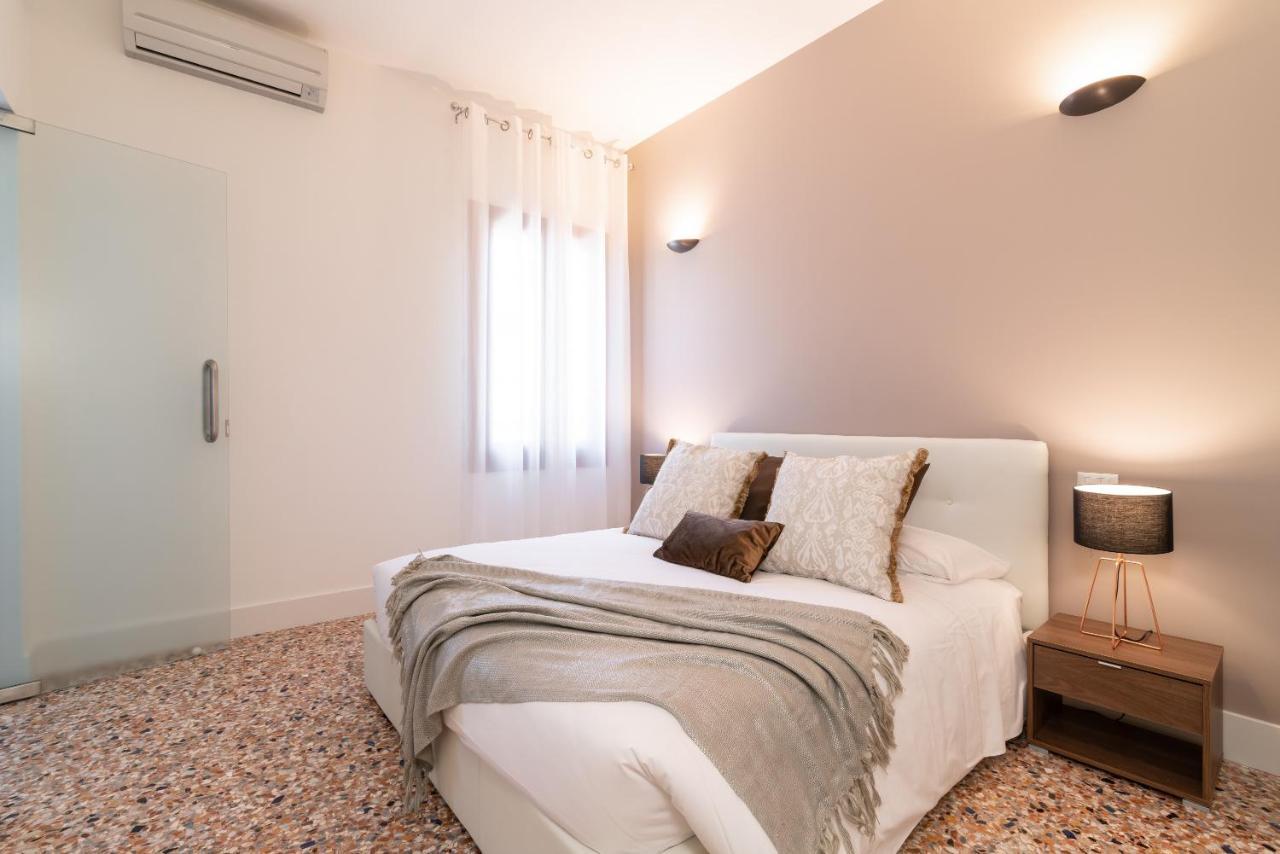 Casanova Deluxe Apartment By Wonderful Italy Venesia Bagian luar foto