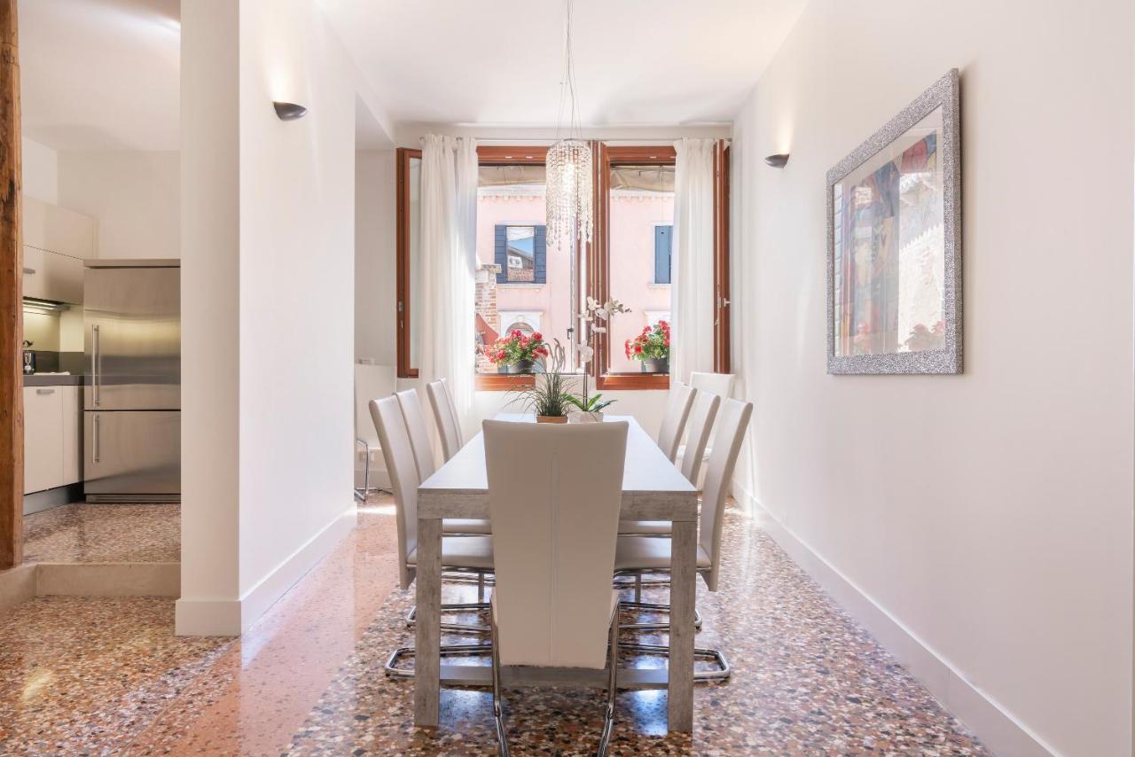 Casanova Deluxe Apartment By Wonderful Italy Venesia Bagian luar foto