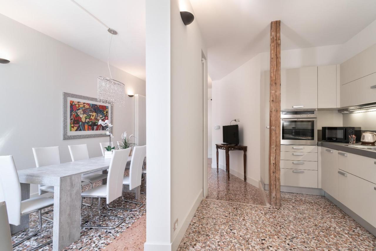 Casanova Deluxe Apartment By Wonderful Italy Venesia Bagian luar foto