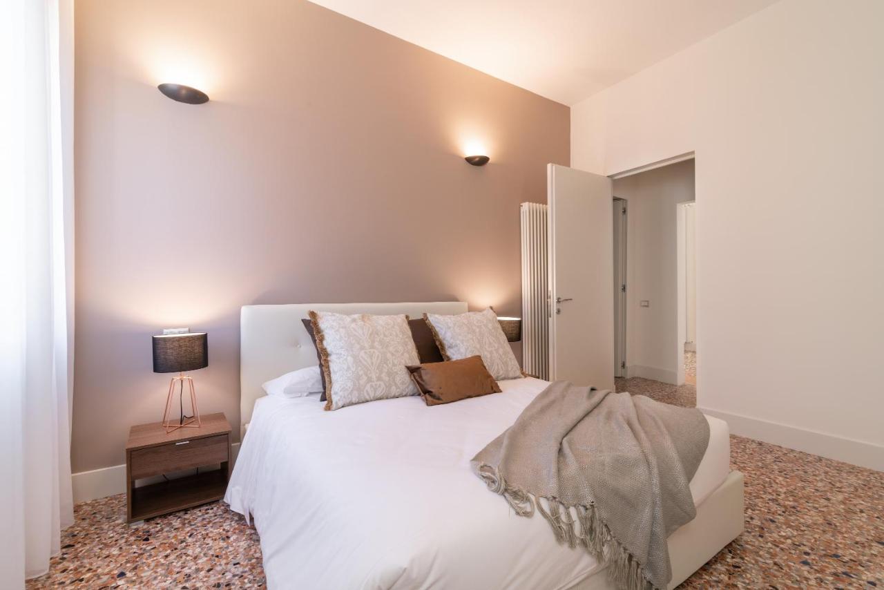 Casanova Deluxe Apartment By Wonderful Italy Venesia Bagian luar foto
