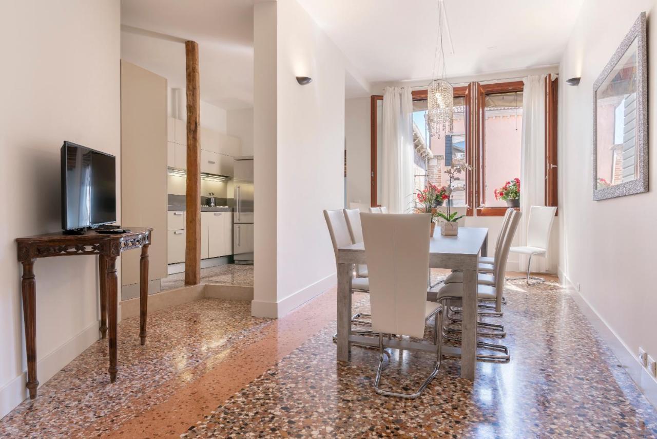 Casanova Deluxe Apartment By Wonderful Italy Venesia Bagian luar foto
