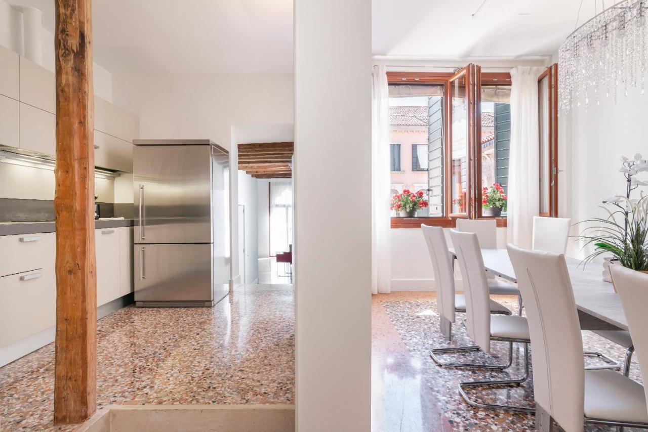 Casanova Deluxe Apartment By Wonderful Italy Venesia Bagian luar foto